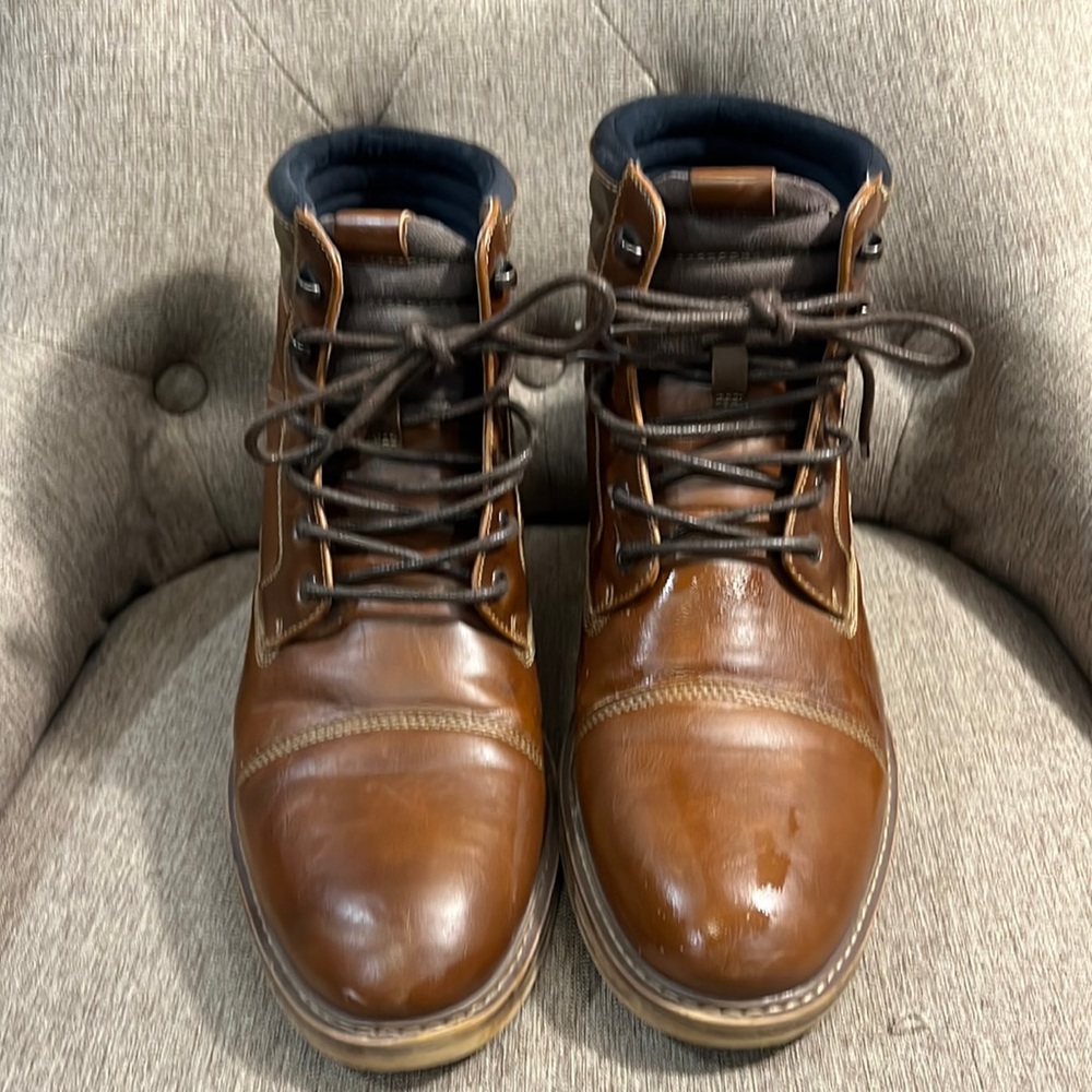 Sonoma Men’s boots, size 11 MED. Excellent pre owned condition. See pics